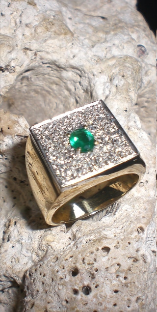 Artigiana Orafa Dal 1985. Realizzo pezzi unici in oro e argento sia con tecnica antica (filigrana e granulazione)  che moderna.